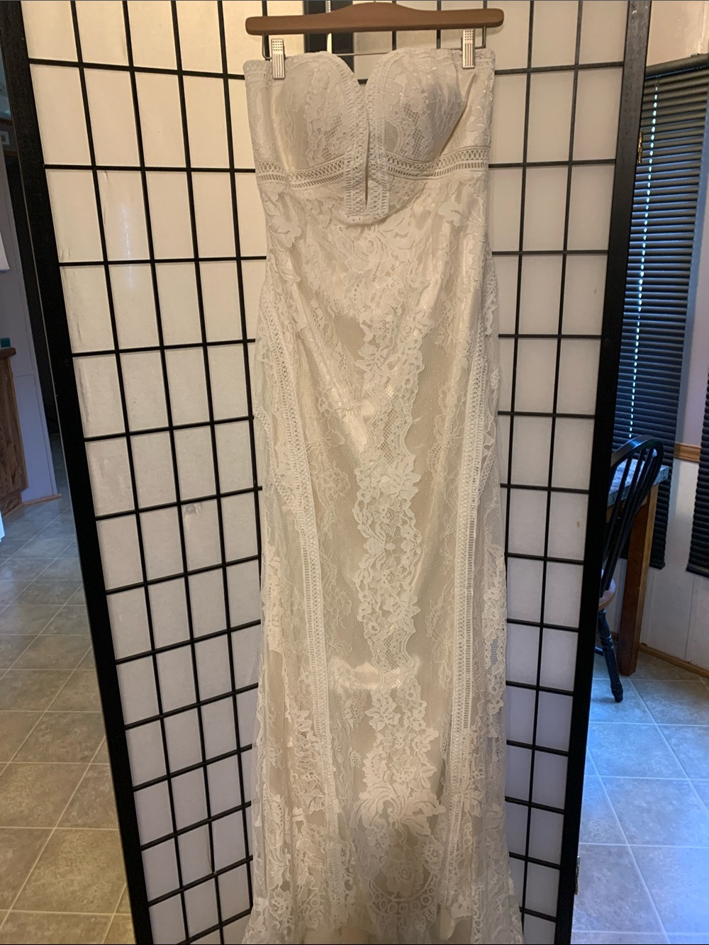 Lulu's Strapless Lace Sheath Bridal Gown in Ivory Size XL